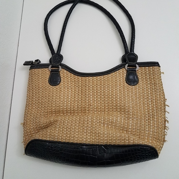🌸$8 Straw/Crochet Tan and Black Handbag - Picture 4 of 14